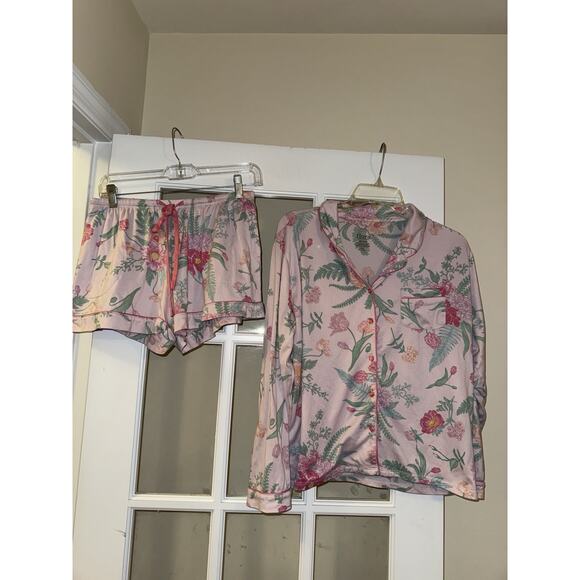 Flora Nikrooz Two Piece Pajama Set Floral Shirt Shorts Button Down Medium Comfy - Picture 1 of 4